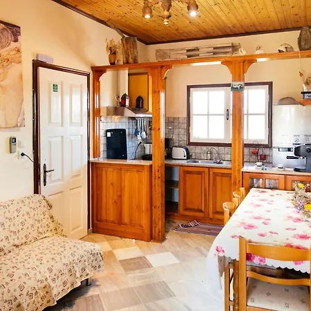 Apartment With Private Access To The Agios Matthaios (Corfu)