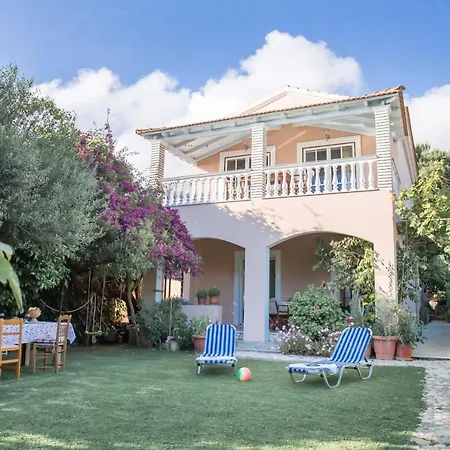 Apartment With Private Access To The *