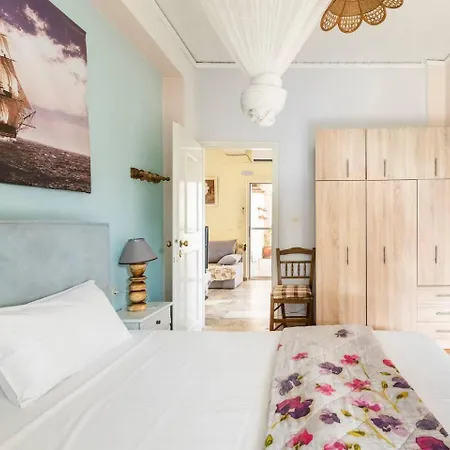 Apartment With Private Access To The