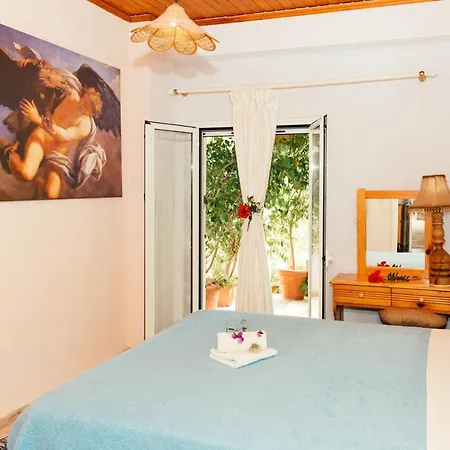 公寓 With Private Access To The Ágios Matthaíos
