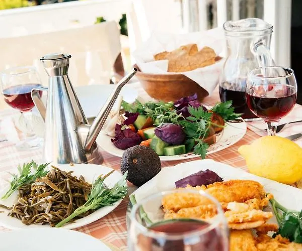 דירה With Private Access To The *