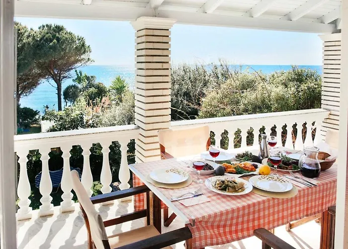Appartement With Private Access To The