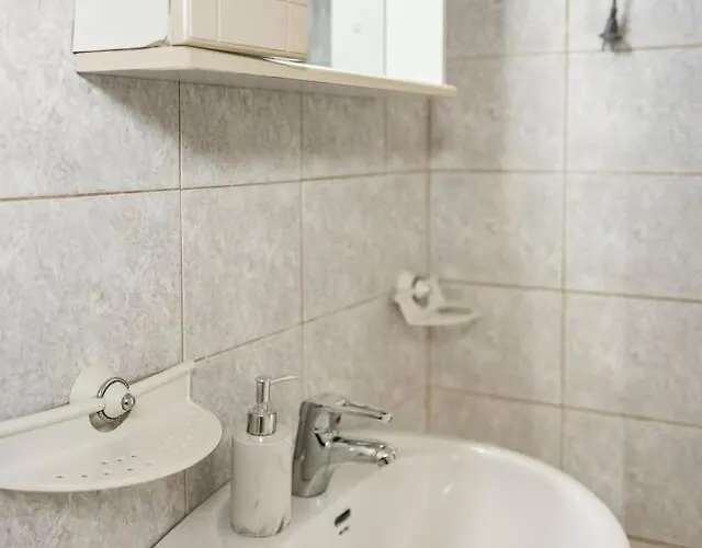 Appartement With Private Access To The